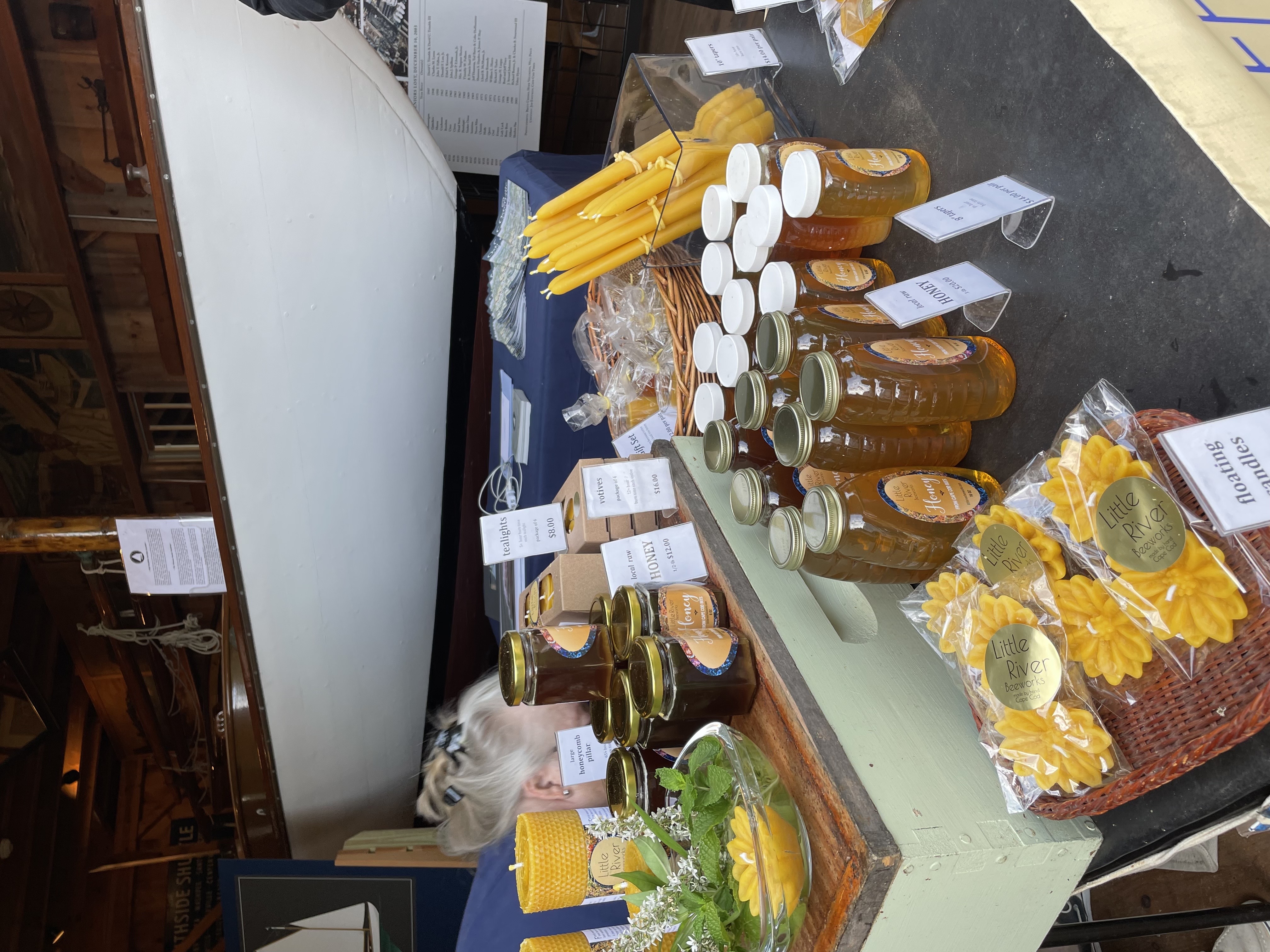 Osterville Farmers' Market scene 8