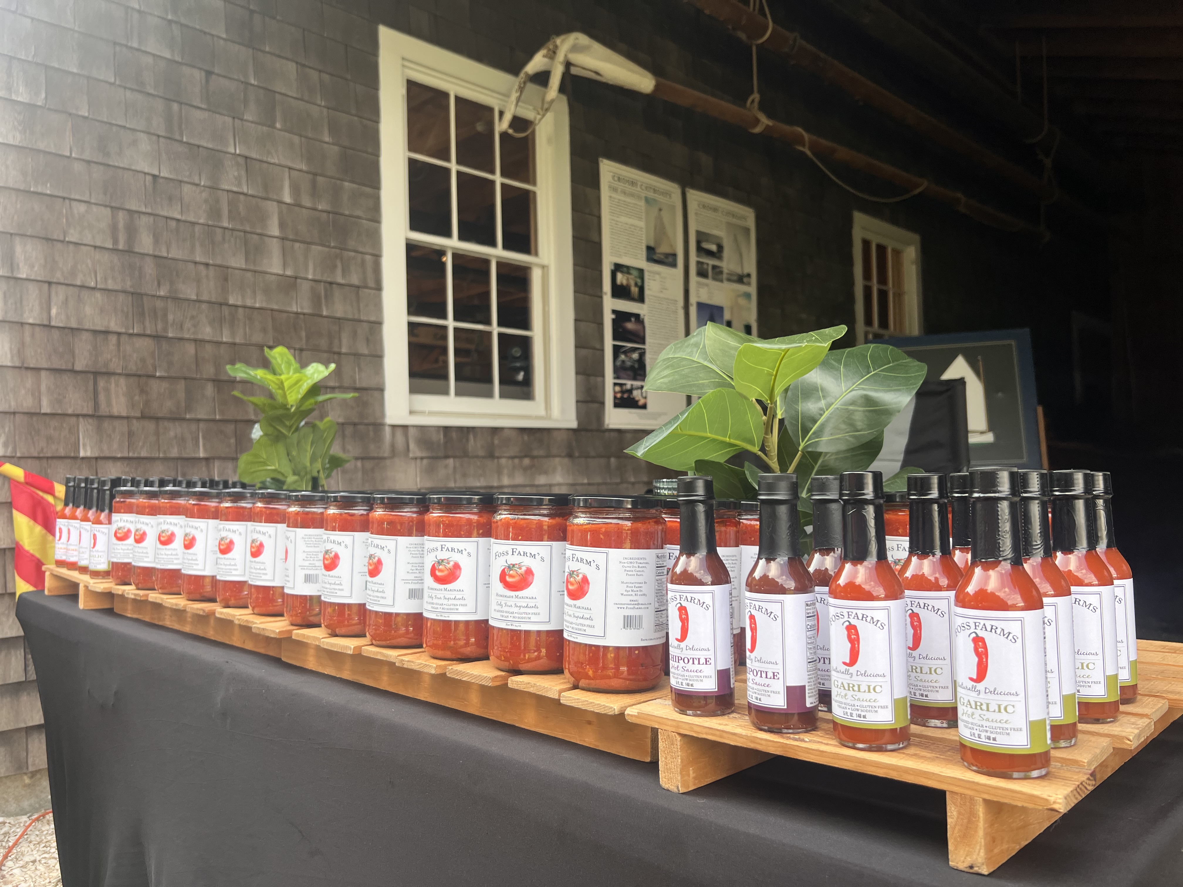 Osterville Farmers' Market scene 9